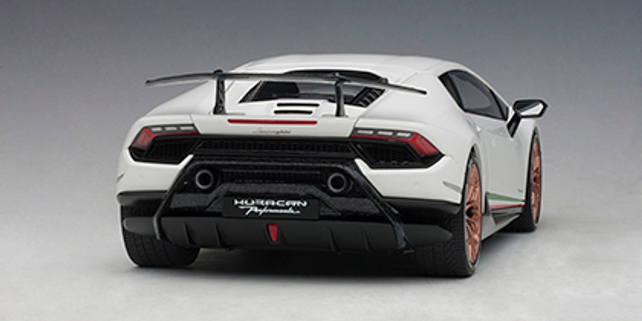 1/18 AUTOart LAMBORGHINI HURACAN PERFORMANTE Performance (BIANCO