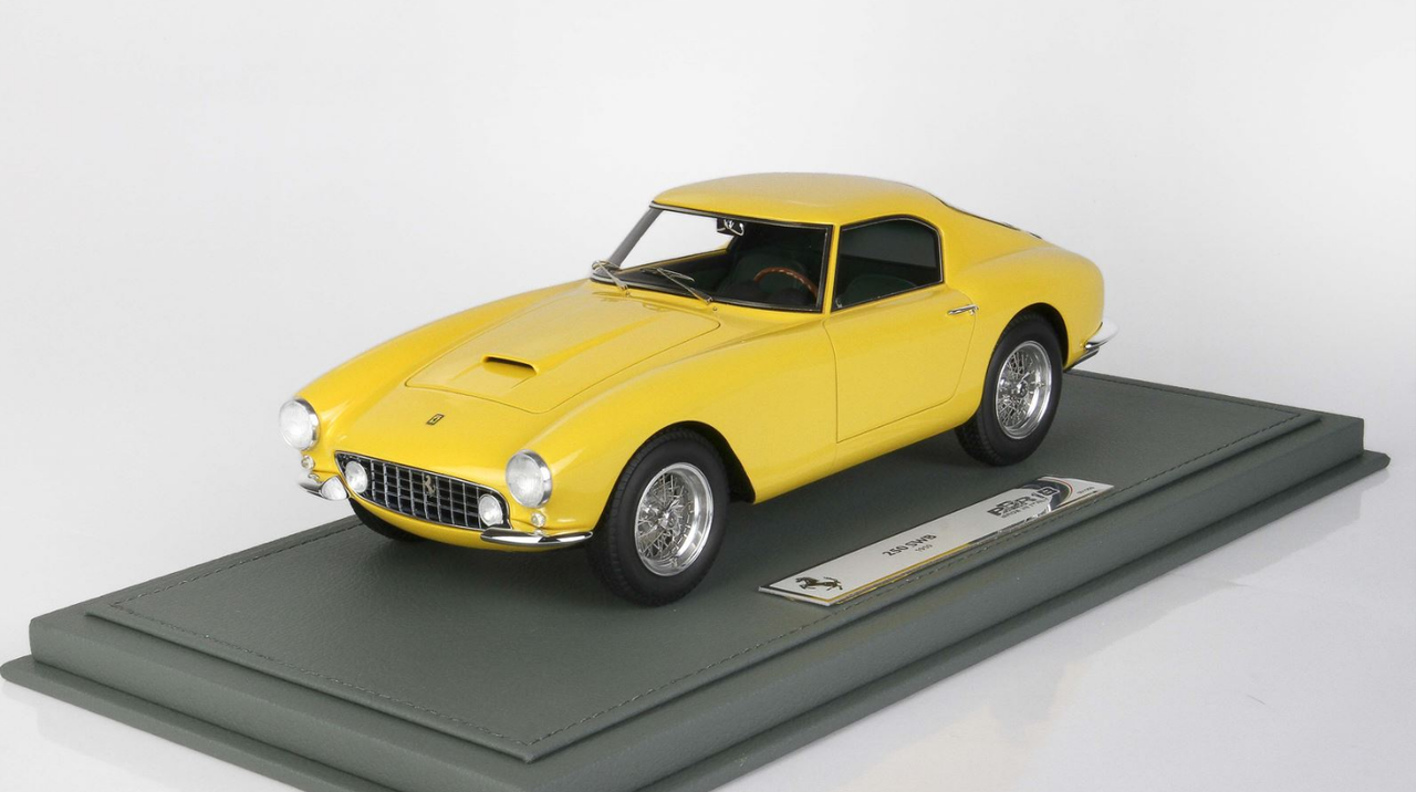 1/18 フェラーリ 250GT 1961 イエロー Ferrari 250GT 1/18 フェラーリ
