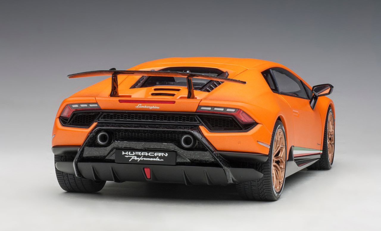 1/18 AUTOart Lamborghini Huracan Performante (Arancio Anthaeus Matte Orange) Car Model