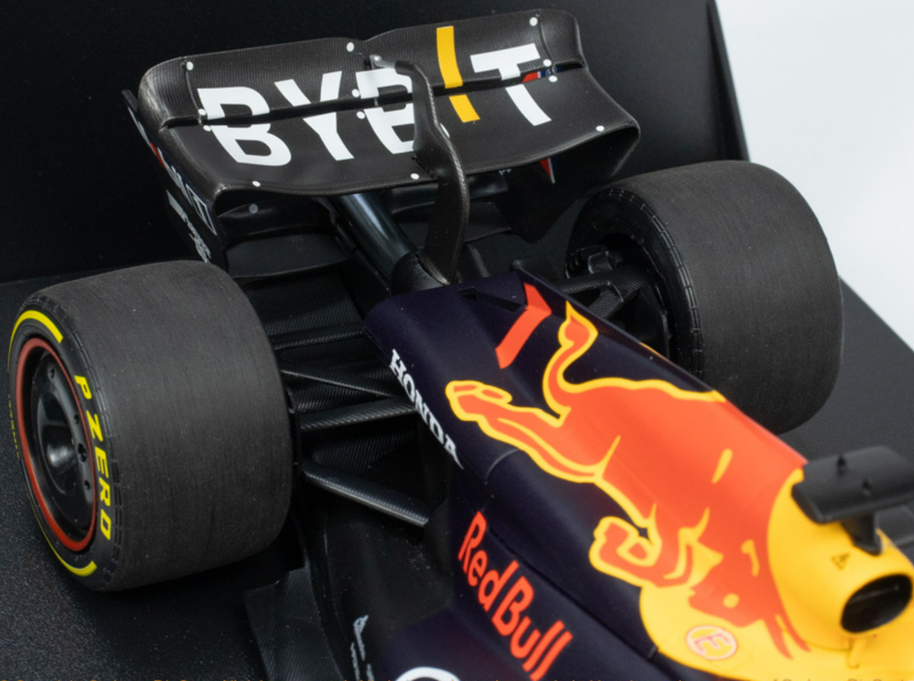 1/18 Minichamps 2023 Oracle Red Bull Racing RB19 Max Verstappen Winner Australian GP Diecast Car Model