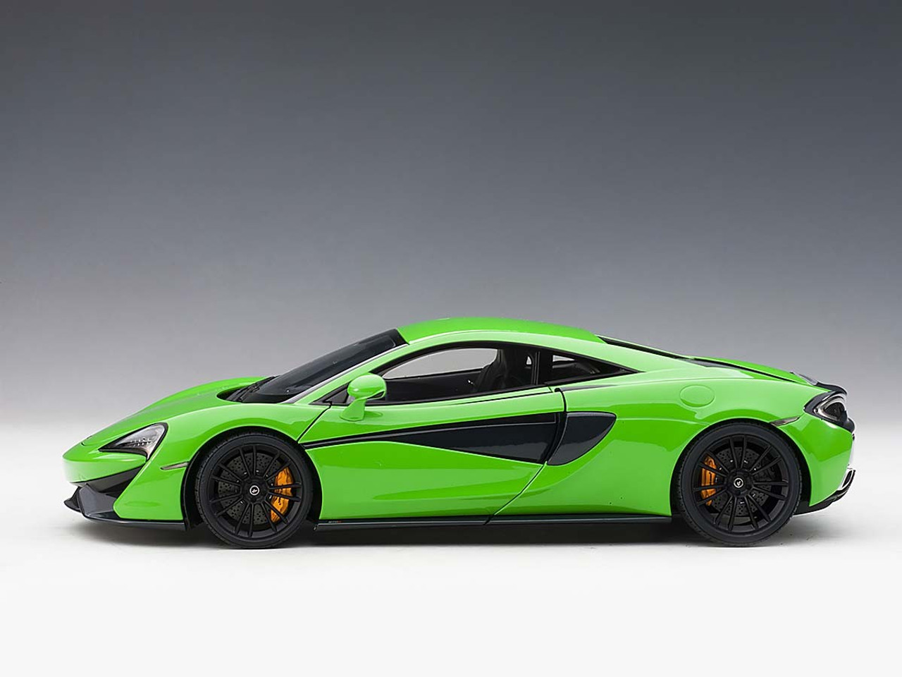 1/18 AUTOart McLaren 570S McLaren (Mantis Green with Black Wheels) Car Model