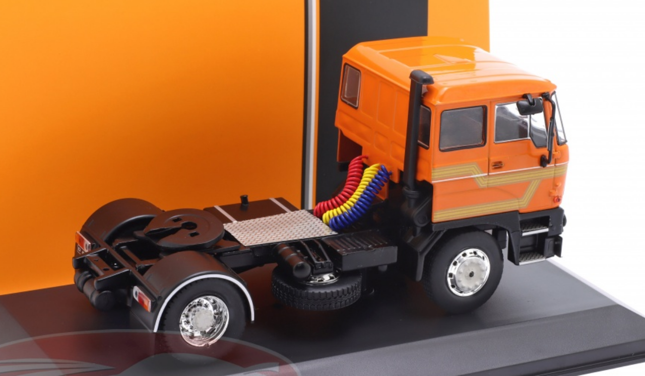 1/43 Ixo 1975 DAF 2800 SZM (Orange) Car Model