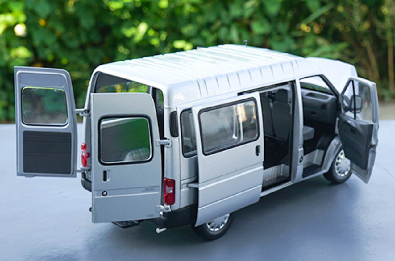 1 18 ford transit diecast