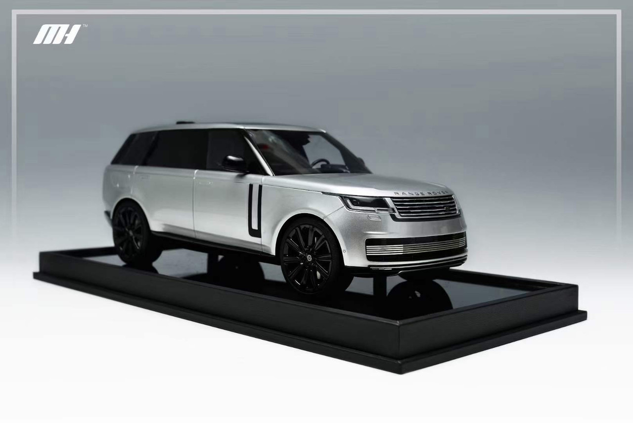 1/18 Motorhelix 2022 Land Rover Range Rover Autobiography Extended Wheelbase (Silver) Resin Car Model Limited 149 Pieces