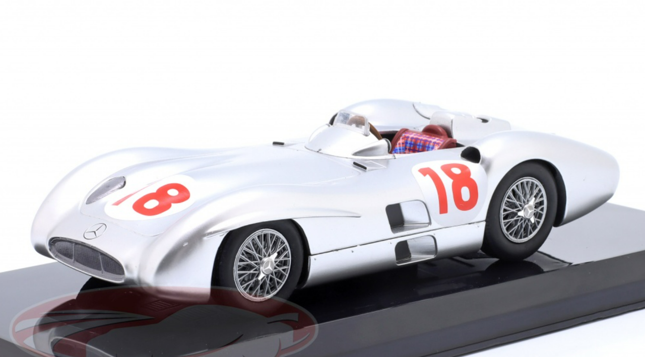 1/24 Premium Collectibles 1955 Juan Manuel Fangio Mercedes-Benz W196 #18 Car Model