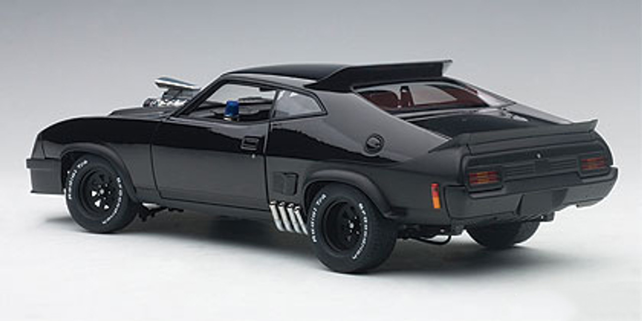 AUTOart 1/18 マッドマックス インターセプター ファルコン XB Amazon | オートアート製 (マッドマックス) インターセプター