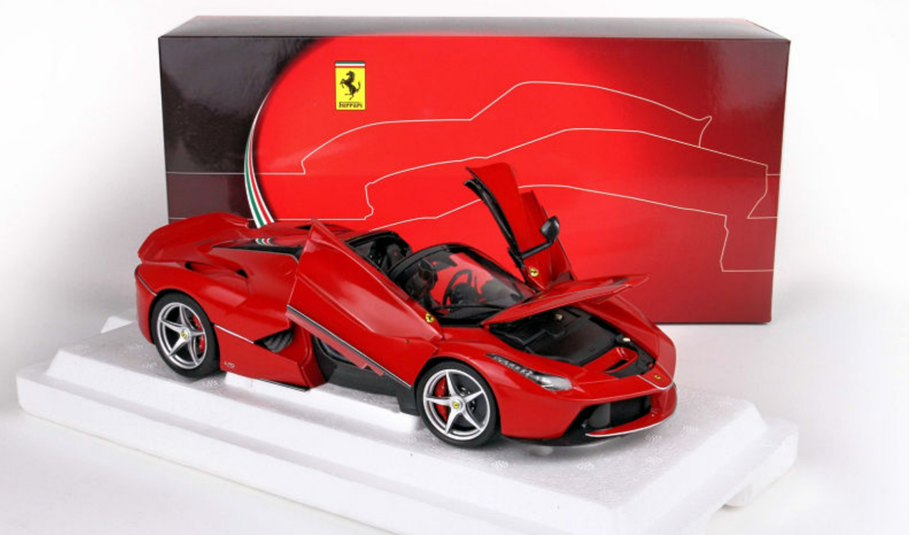Ferrari LaFerrari Aperta 1:18 scale model Man