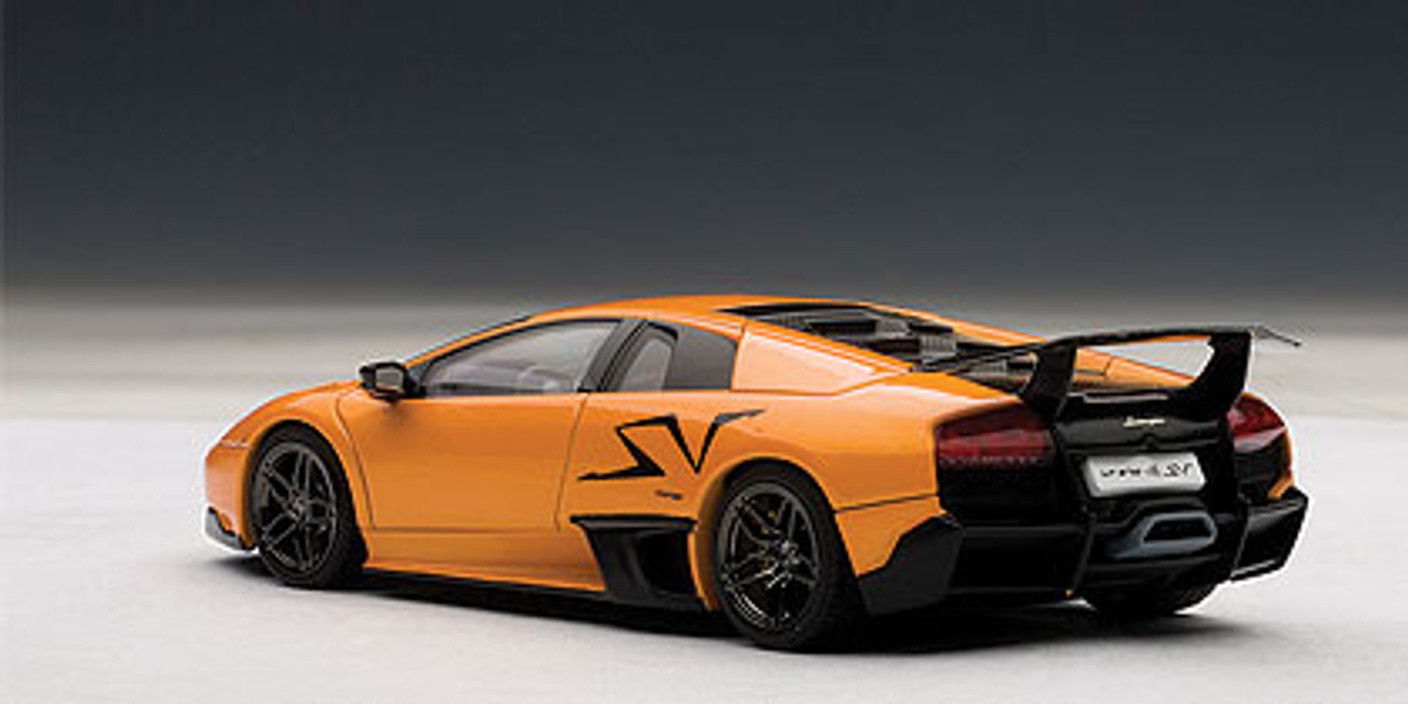 1/43 AUTOart LAMBORGHINI MURCIELAGO LP670-4 SV - ARANCIO ATLAS 