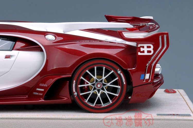 1/18 Red and White Bugatti | Chiron Miniature