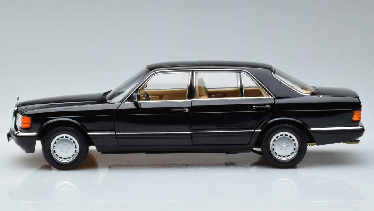 1/18 Norev 1989 Mercedes-Benz 560 SEL W126 (Black) Diecast Car Model