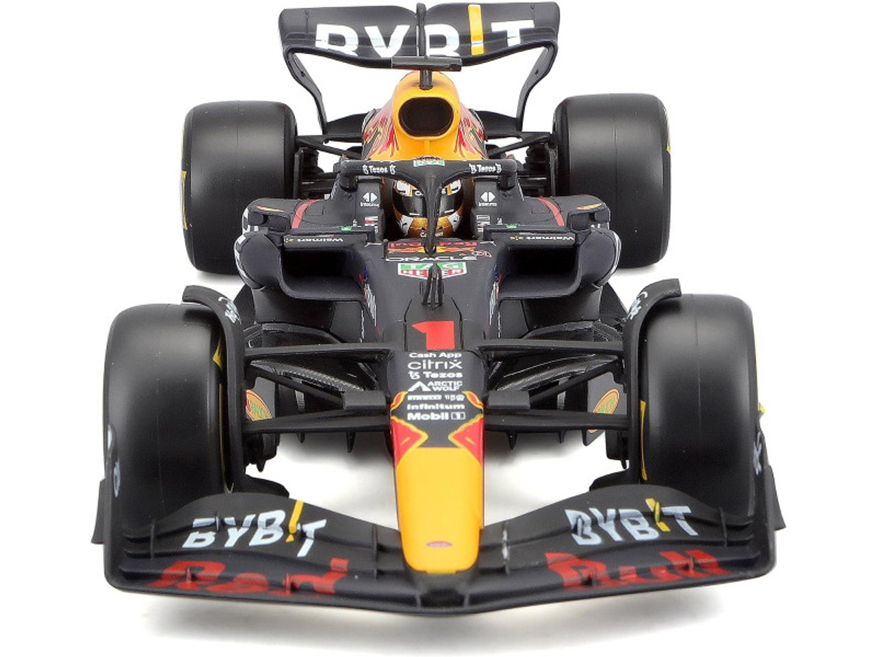 1/24 BBurago 2022 Formula 1 Max Verstappen Red Bull RB18 #1