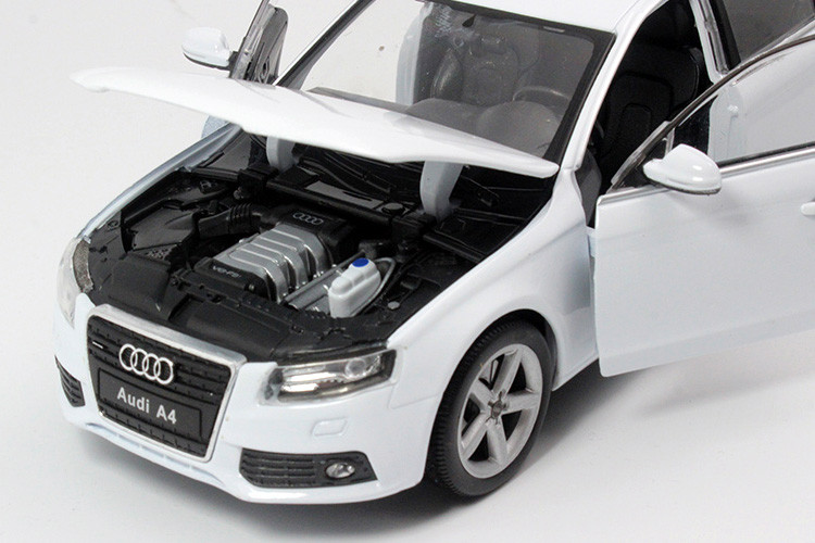 1/24 Welly FX 2015 Audi A4 (White) Diecast Car Model
