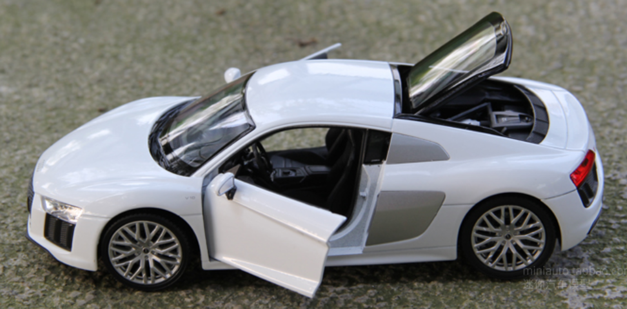 1/24 Welly FX Audi R8 V10 2nd Generation Type 4S (White) Diecast Car Model