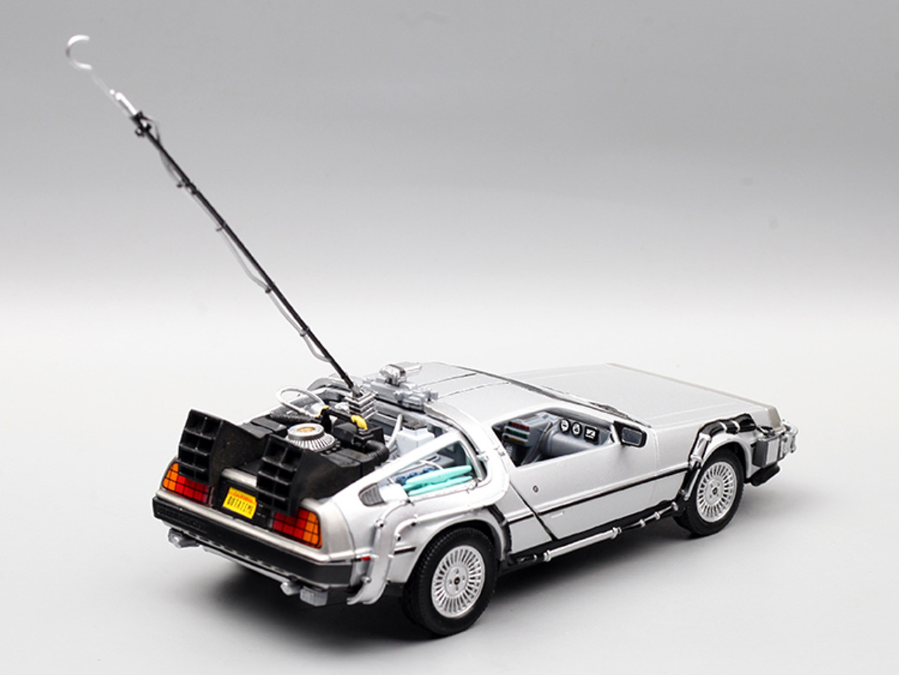 delorean 1 24 diecast