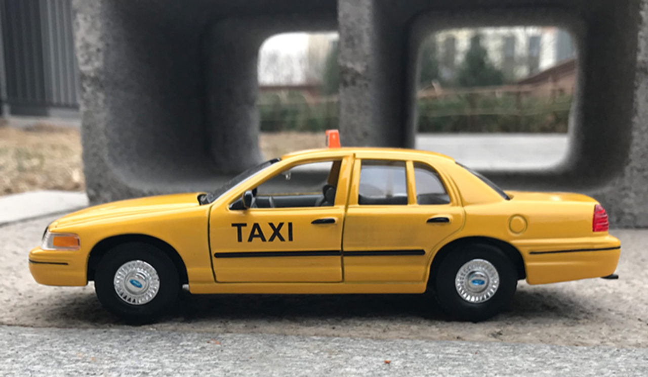 1/24 Welly FX 1999 Ford Crown Victoria Taxi Diecast Car Model