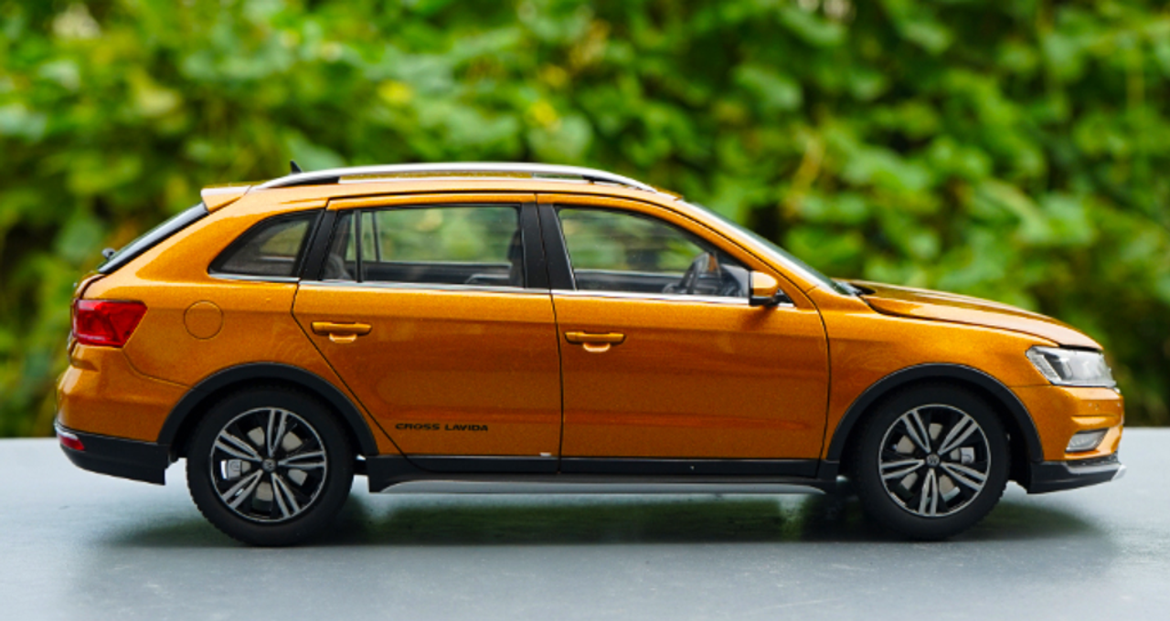 1/18 Dealer Edition 2016 Volkswagen VW Cross Lavida (Orange Brown) Diecast Car Model