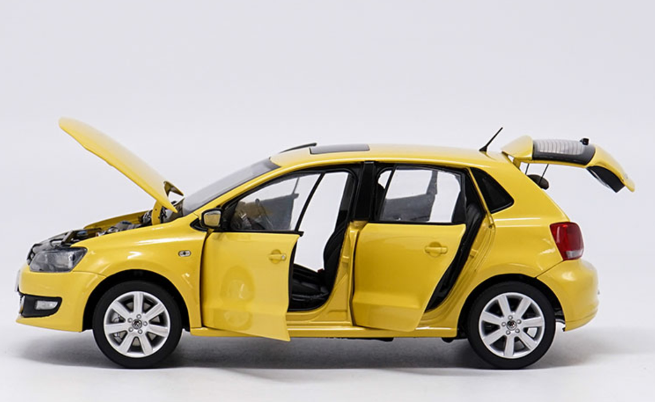 1/18 Dealer Edition 2013 Volkswagen VW Polo (Yellow) Diecast Car Model