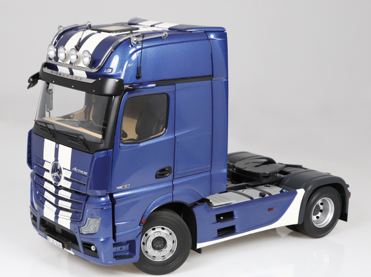 1/18 NZG Mercedes-Benz Actros GigaSpace 4x2 (Blue Metallic with Stripes)  Truck Header with Lohr Car Transporter Diecast Model 