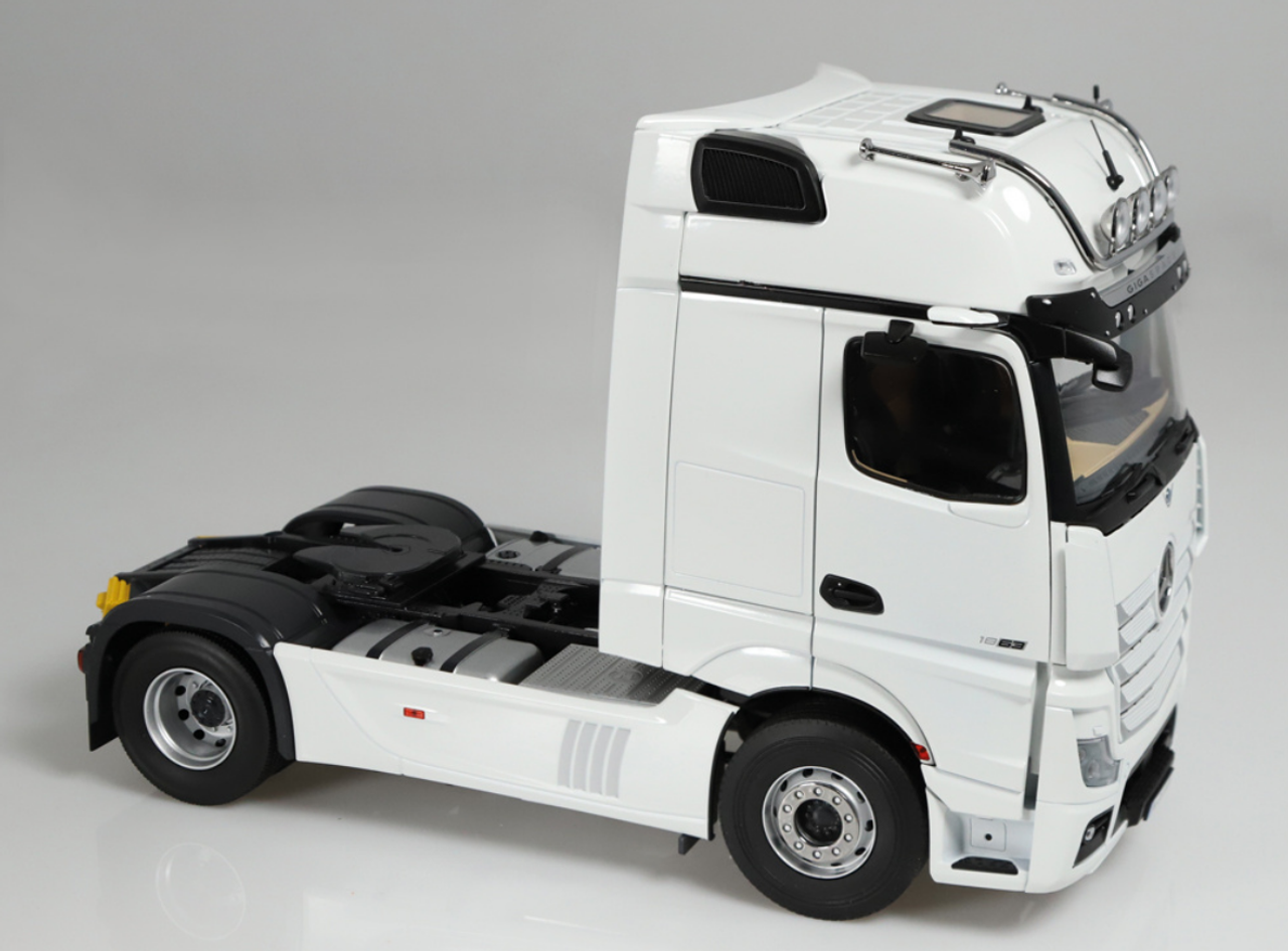 1/18 NZG Mercedes-Benz Actros GigaSpace 4x2 (White) Truck Header with Lohr Car Transporter Diecast Model