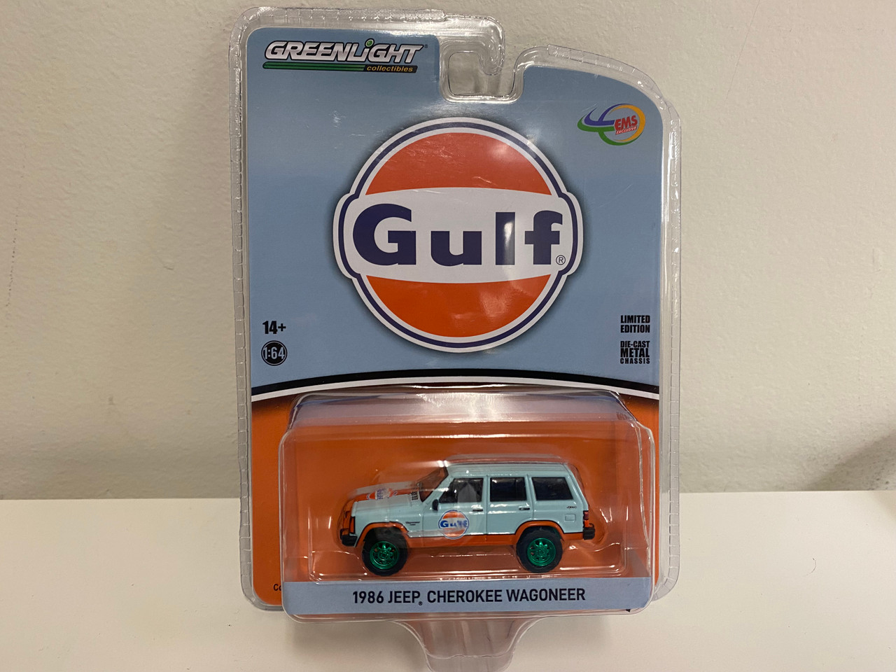 CHASE CAR 1/64 Greenlight Indonesia Exclusive 1986 Jeep Cherokee Wagoneer  GULF Livery Limited Edition Diecast Car Model