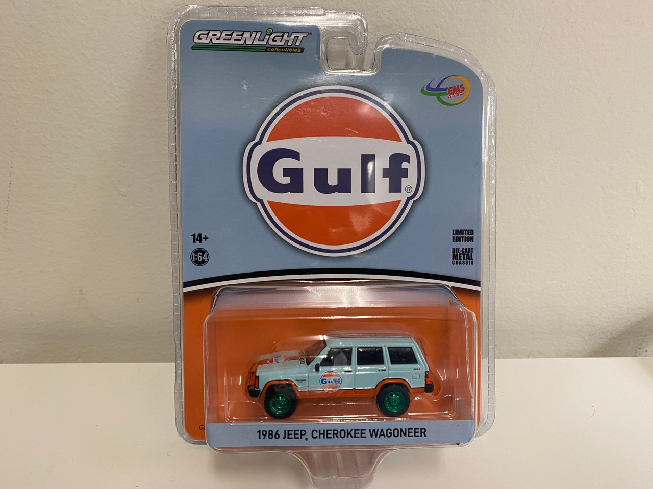 CHASE CAR 1/64 Greenlight Indonesia Exclusive 1986 Jeep Cherokee Wagoneer GULF Livery Limited Edition Diecast Car Model