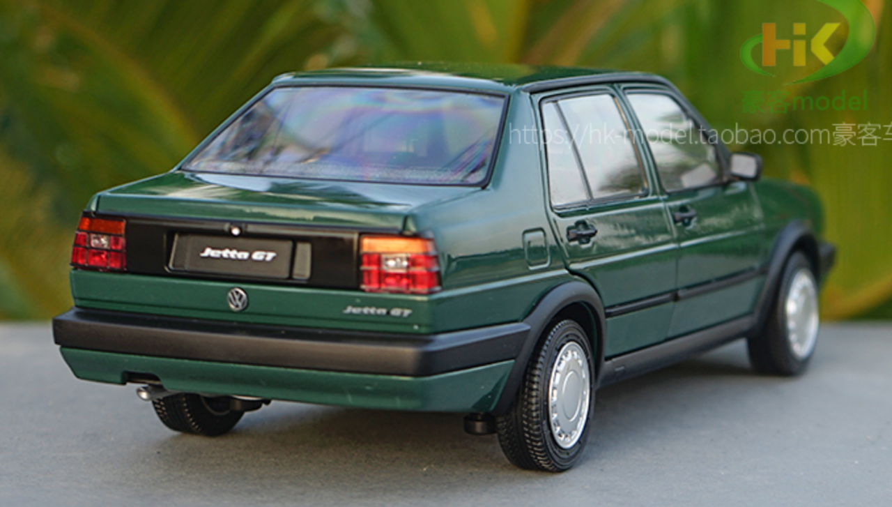 1/18 Dealer Edition Volkswagen VW Jetta GT 2nd Generation (A2, Typ 20E/1G; 1984–1992) (Green) Diecast Car Model