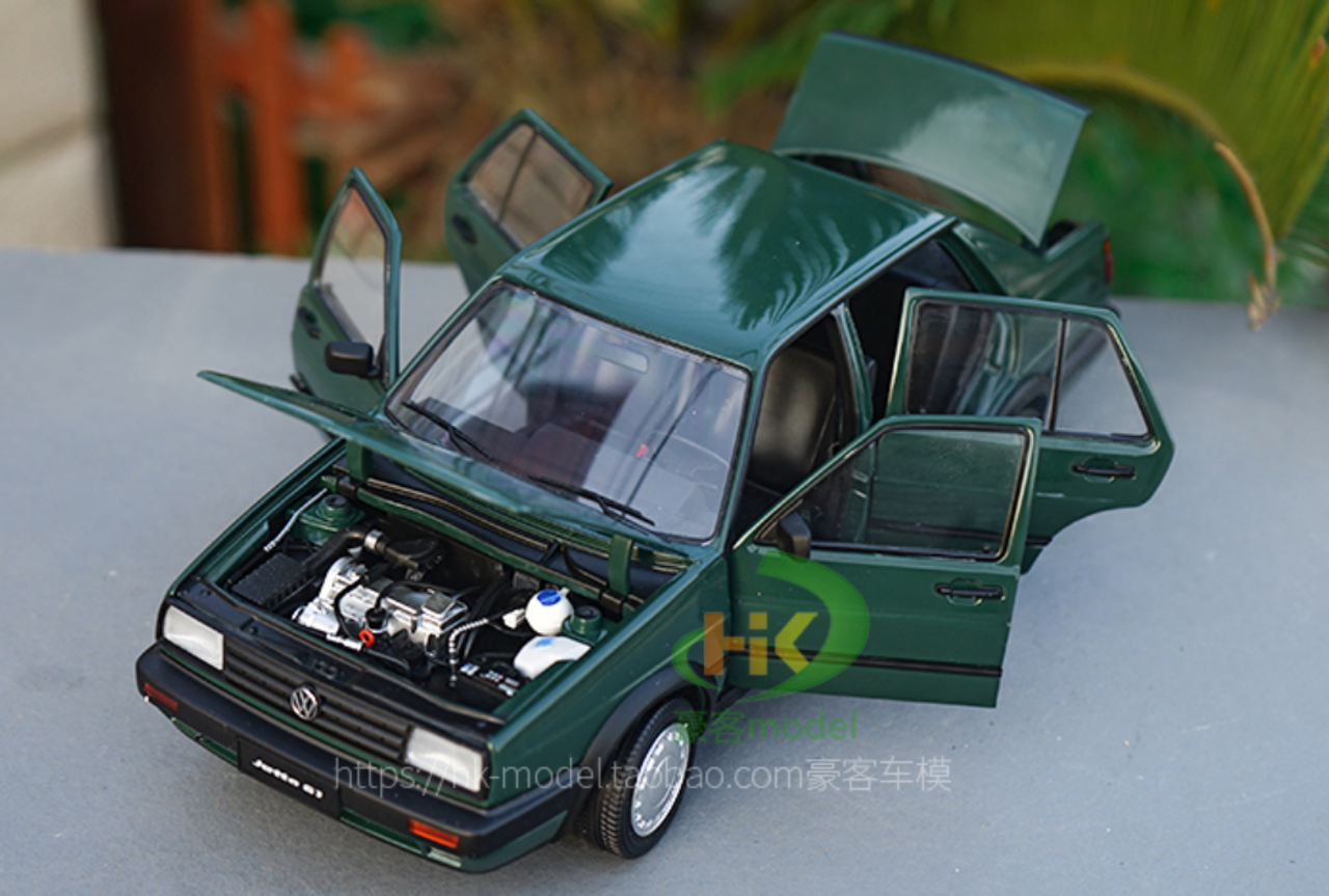 1/18 Dealer Edition Volkswagen VW Jetta GT 2nd Generation (A2, Typ 20E/1G; 1984–1992) (Green) Diecast Car Model