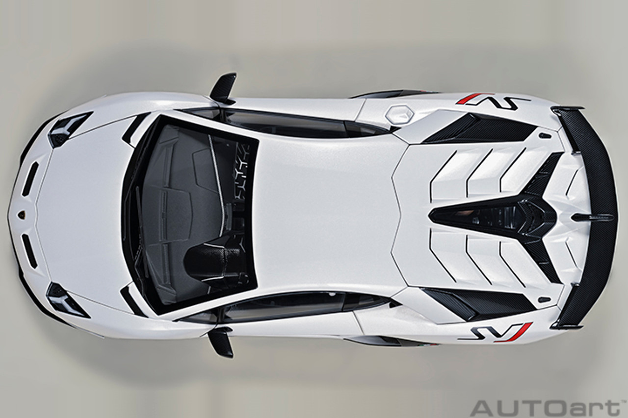 1/18 AUTOart Lamborghini Aventador SVJ (Bianco Asopo Pearl