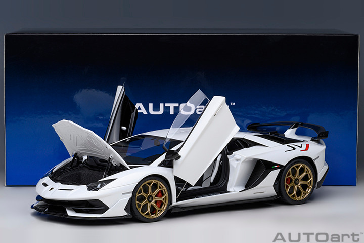 1/18 AUTOart Lamborghini Aventador SVJ (Bianco Asopo Pearl White