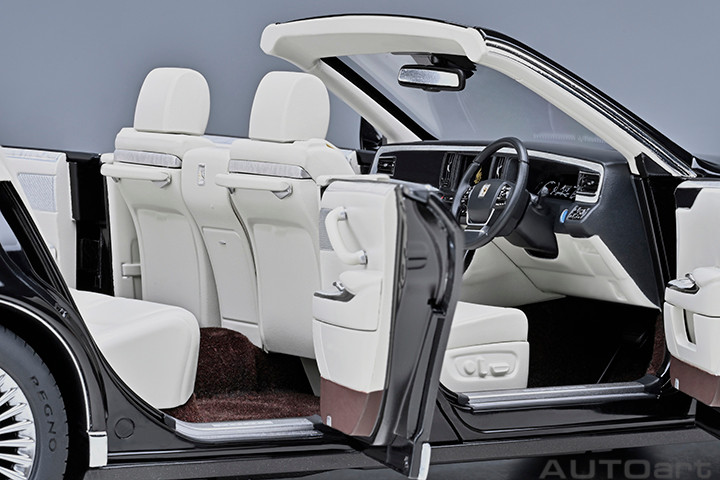 1/18 AUTOart Toyota Century Open Top (Black) Car Model