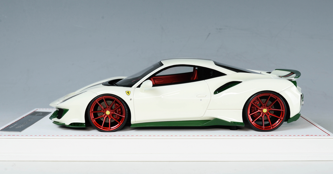 1/18 Ivy Novitec Ferrari 488 Pista (White Luminous Green) Resin Car Model Limited 66 Pieces