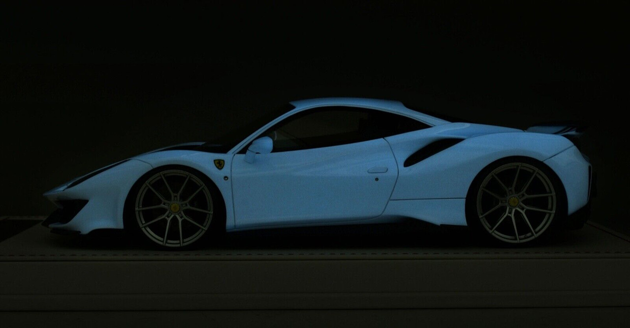 1/18 Ivy Novitec Ferrari 488 Pista (White Luminous Blue) Resin Car 