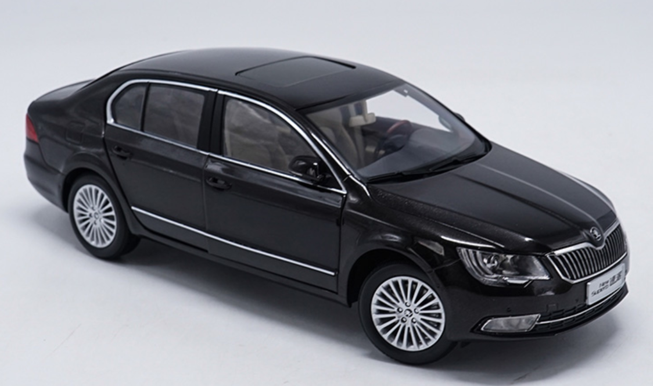 1/18 Dealer Edition Skoda New Superb (Dark Brown) Diecast Car Model