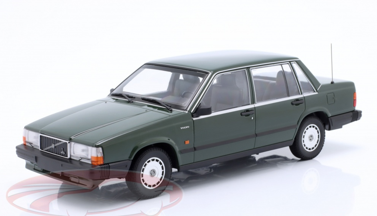 1/18 Minichamps 1986 Volvo 740 GL (Green) Diecast Car Model