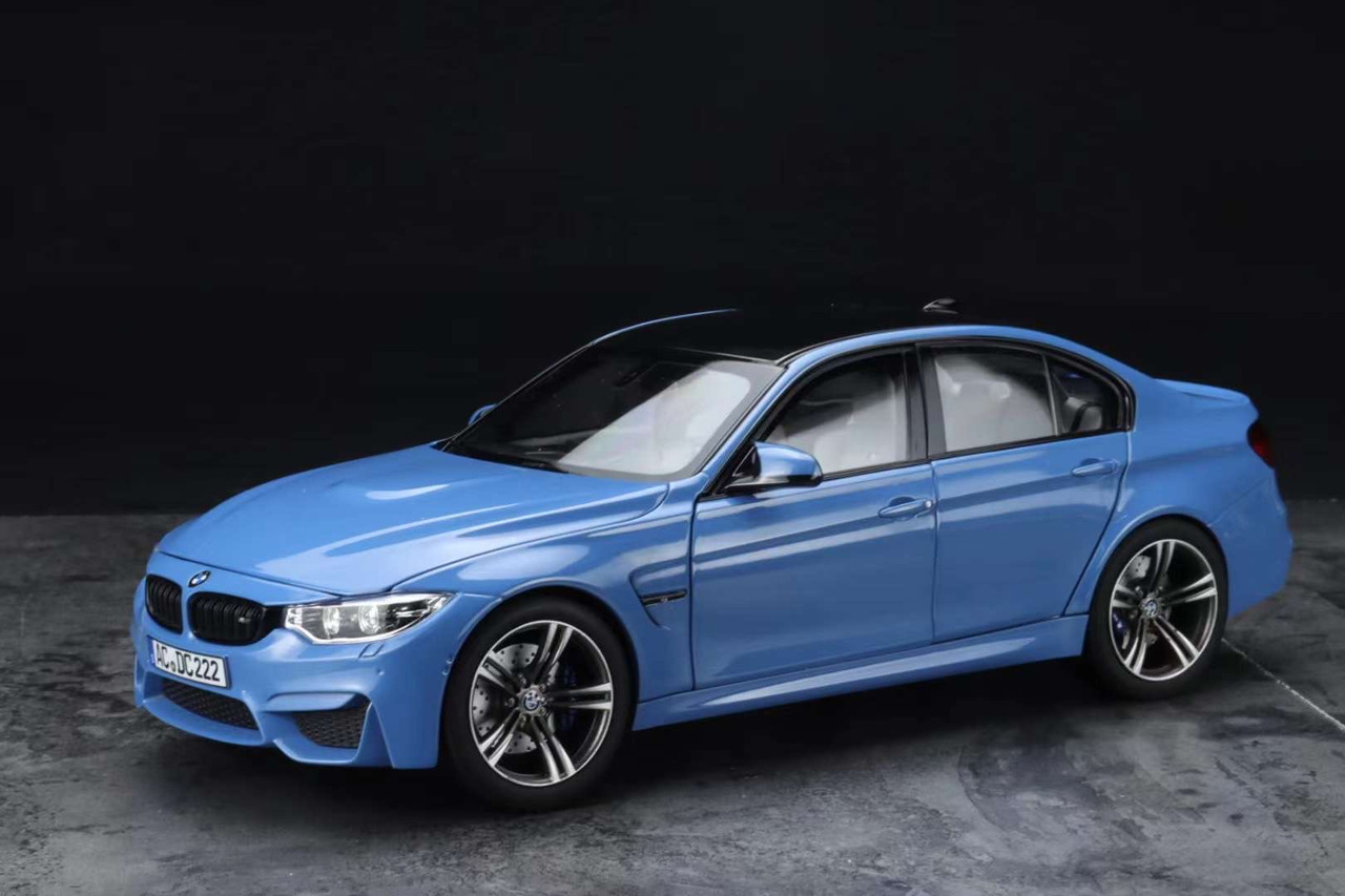 BMW M3（F80）ミニカー 1/18 青 BMW M3 F80 ミニカーモデル M3第5世代