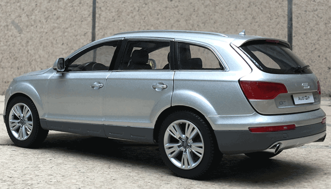 1/18 Kyosho 2009 Audi Q7 (Silver) Diecast Car Model