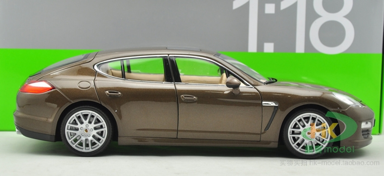 1/18 Welly FX Porsche Panamera S (Brown Coffee) Diecast Car Model