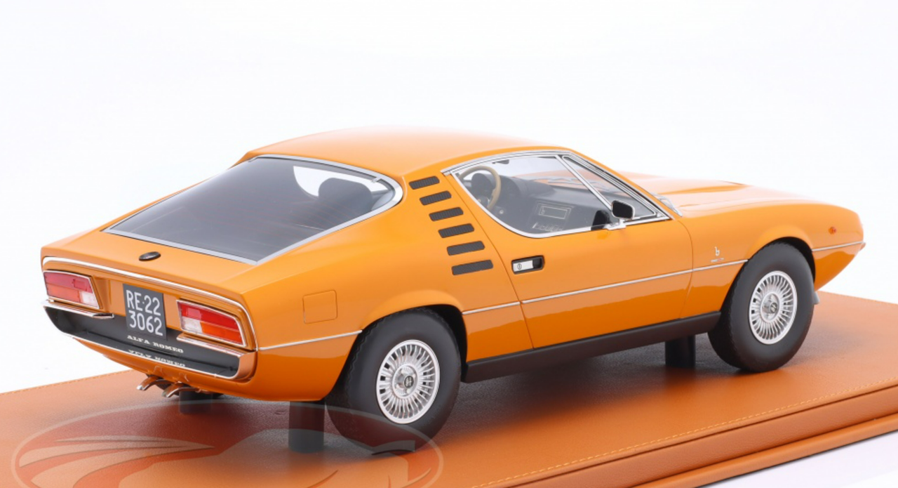 1/12 TopMarques 1970 Alfa Romeo Montreal (Orange) Car Model