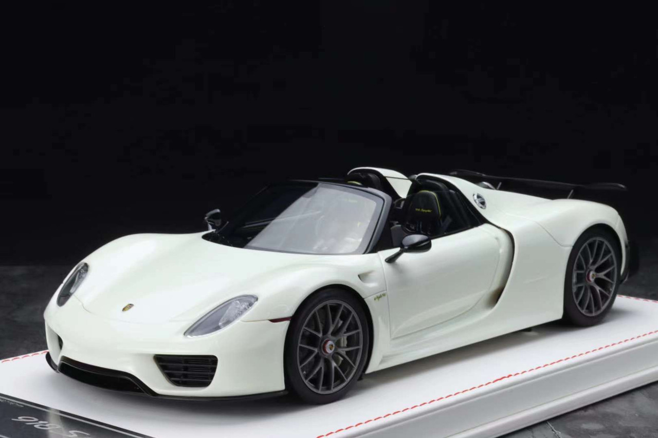 1/18 DM Porsche 918 (White & Glow in the Dark) Resin Car Model