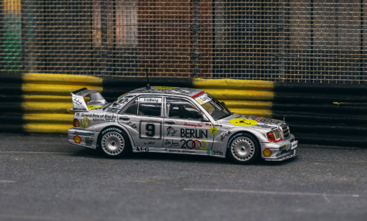 1/64 Tarmac Works Mercedes-Benz 190 E 2.5-16 Evolution II