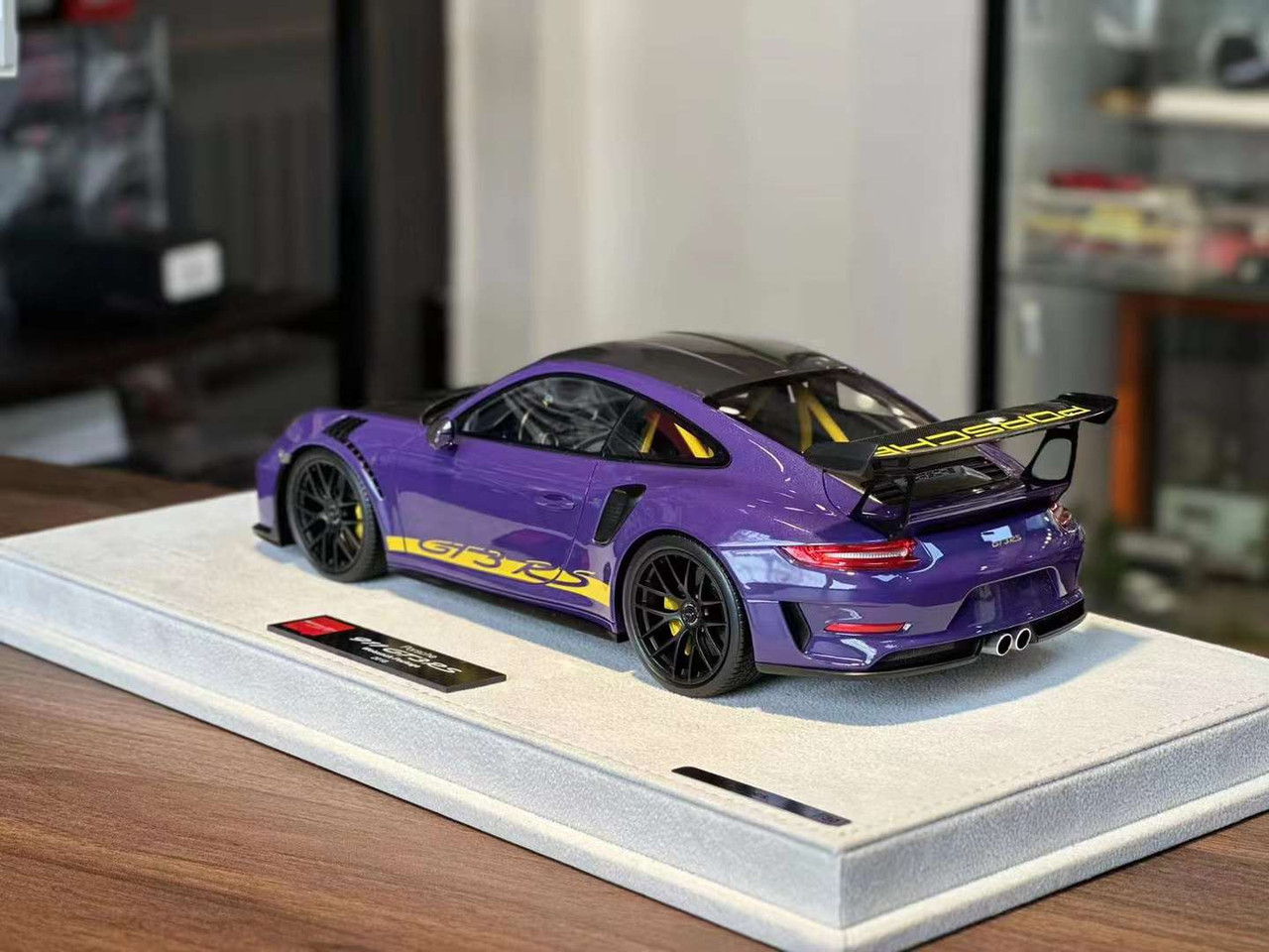 1/18 Makeup Porsche 911 991.2 GT3 RS (Purple with Carbon Hood) Resin Car  Model