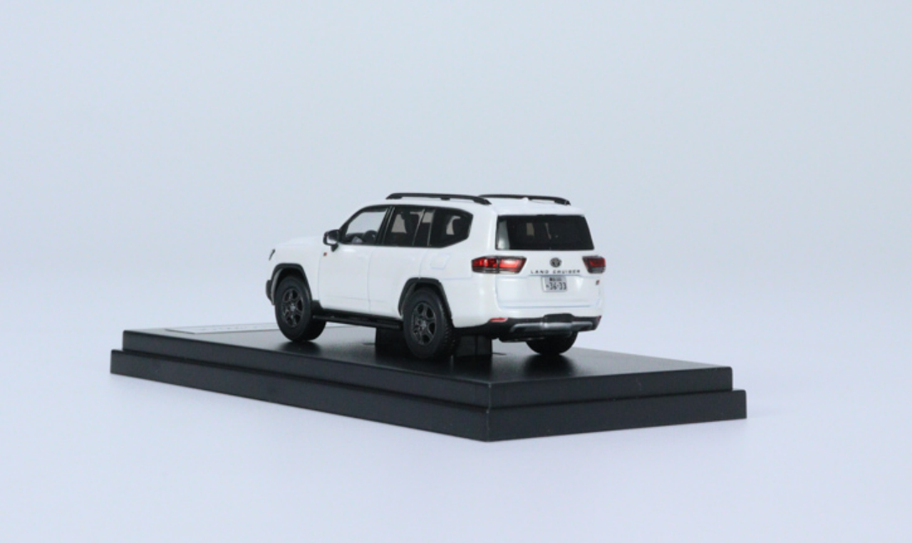 1/64 LCD Toyota Land Cruiser LC300 GR (White) Diecast Car Model