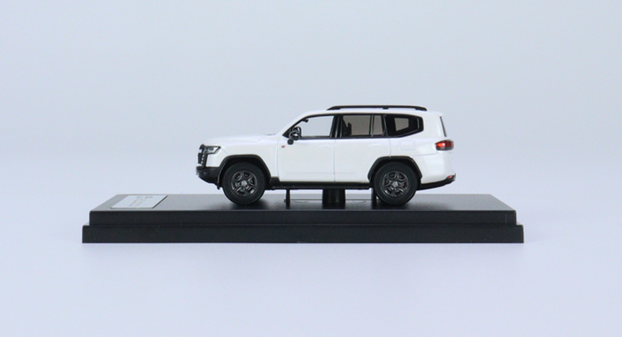 1/64 LCD Toyota Land Cruiser LC300 GR (White) Diecast Car Model