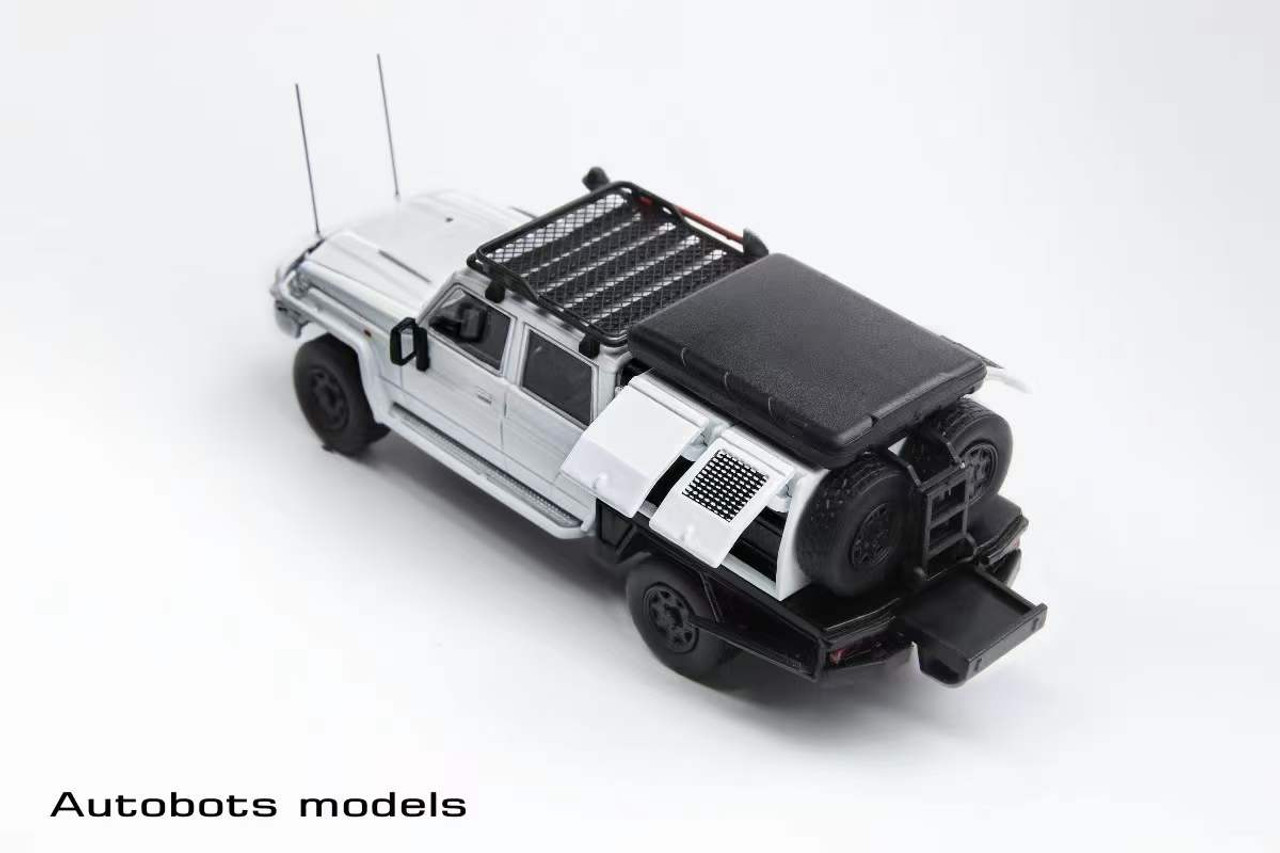 1/64 Autobots Models Toyota Land Cruiser LC79 (White) Car Model