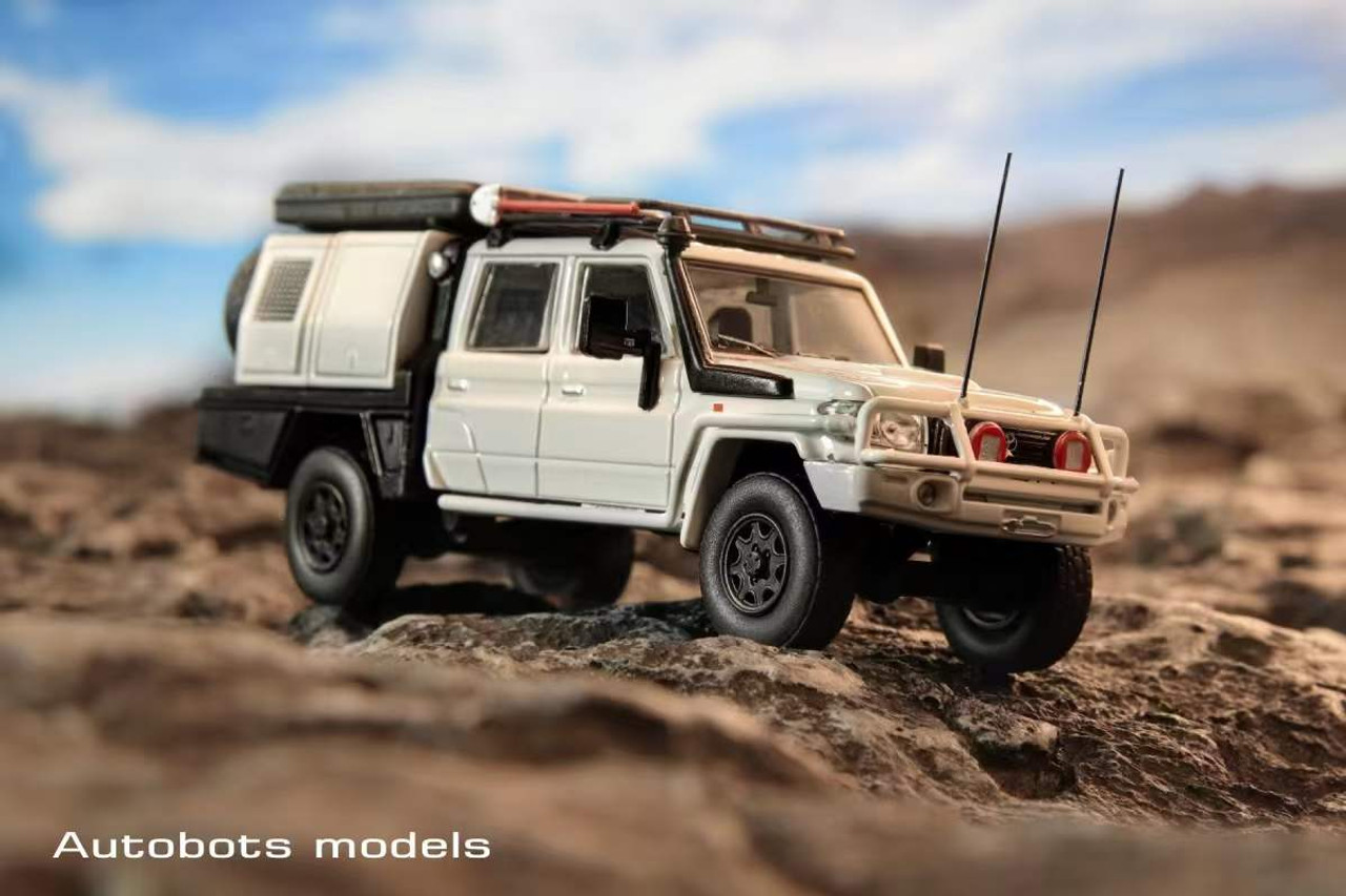 1/64 Autobots Models Toyota Land Cruiser LC79 (White) Car Model