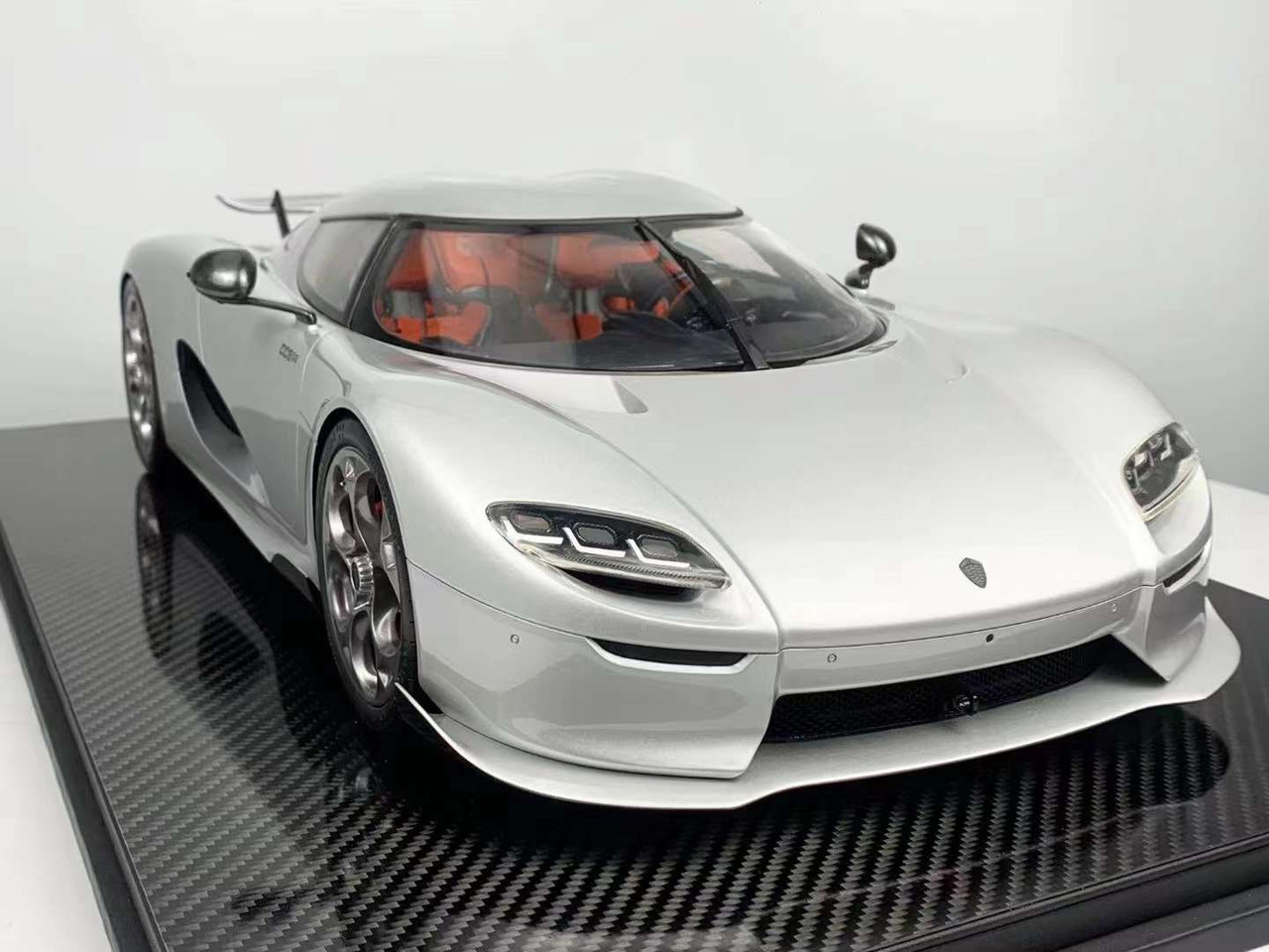 1/8 Frontiart Koenigsegg CC850 (Silver) Resin Car Model