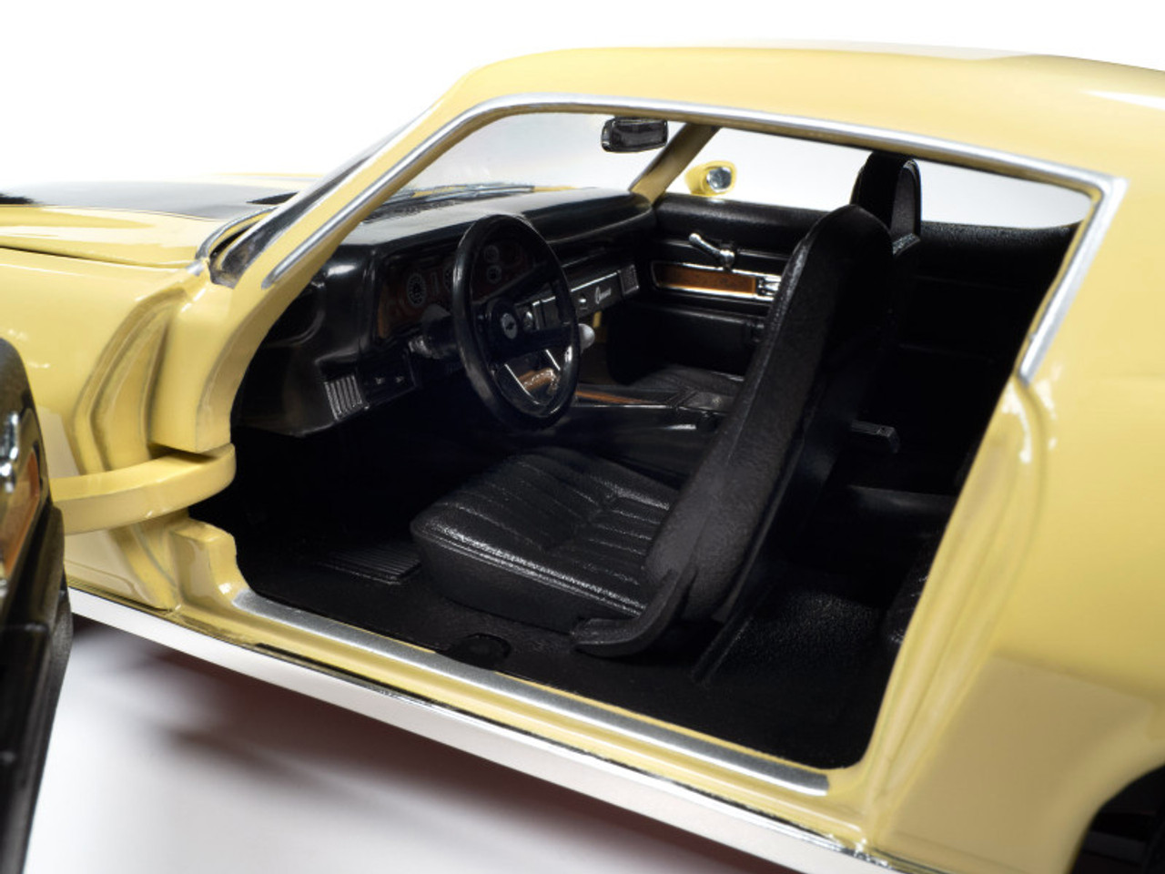 1/18 Auto World 1972 Chevrolet Camaro RS Z28 (Cream Yellow with Black Stripes) Diecast Car Model