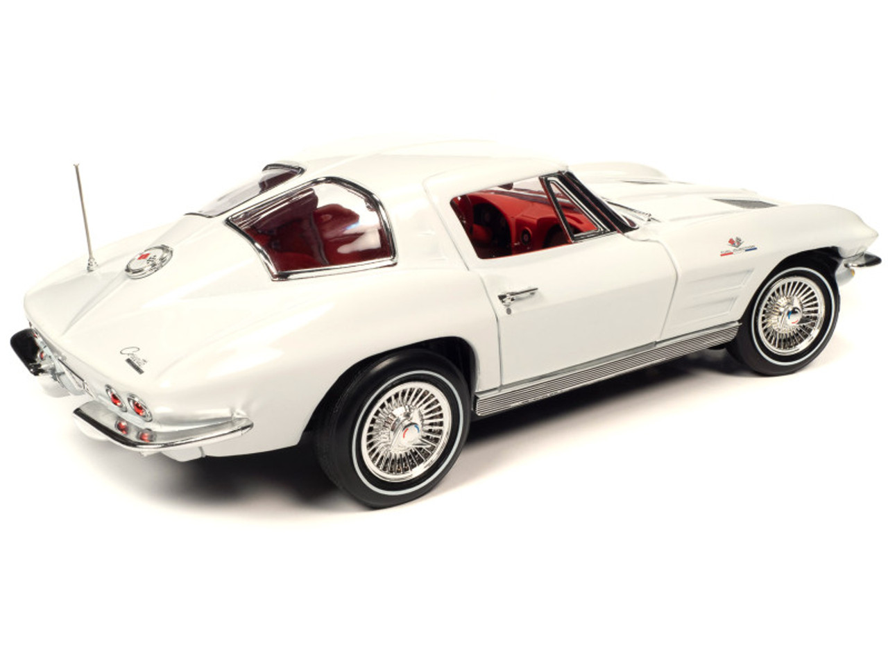 1/18 Auto World 1963 Chevrolet Corvette Z06 Split-Window Coupe Ermine White with Red Interior Diecast Car Model