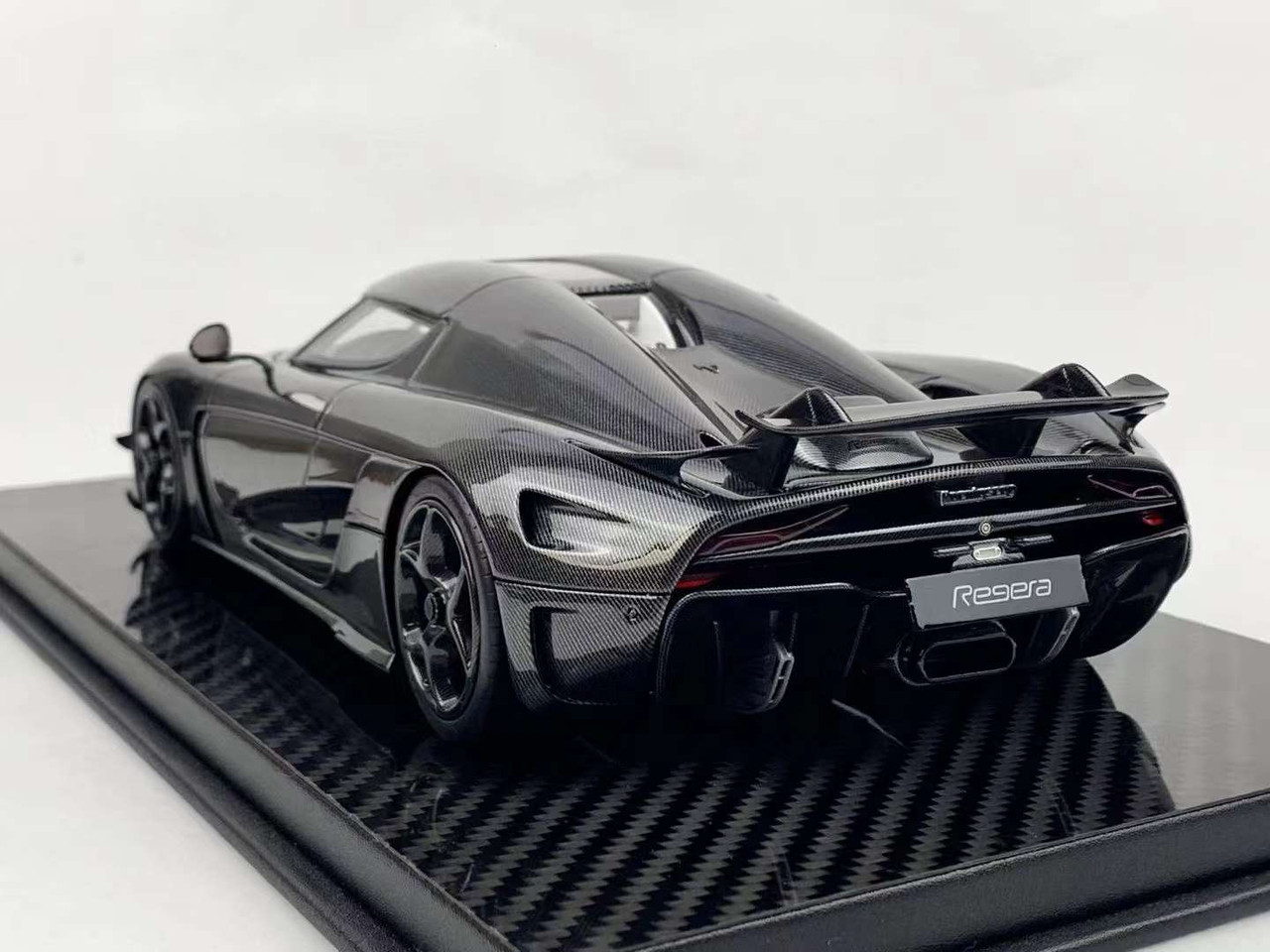 1/18 Frontiart Koenigsegg Regera (Carbon Black) Resin Car Model