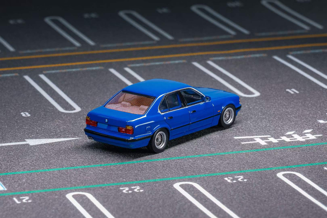 1/64 DCM BMW E34 5-Series (Blue) Diecast Car Model